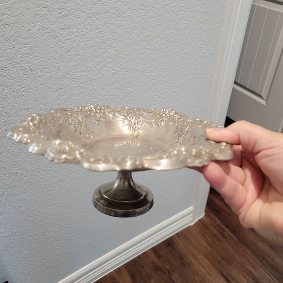 Antique WM Rogers Silver Co. Ornate Small Pedestal Bowl Silver Plated Heavy READ - Picture 3 of 16